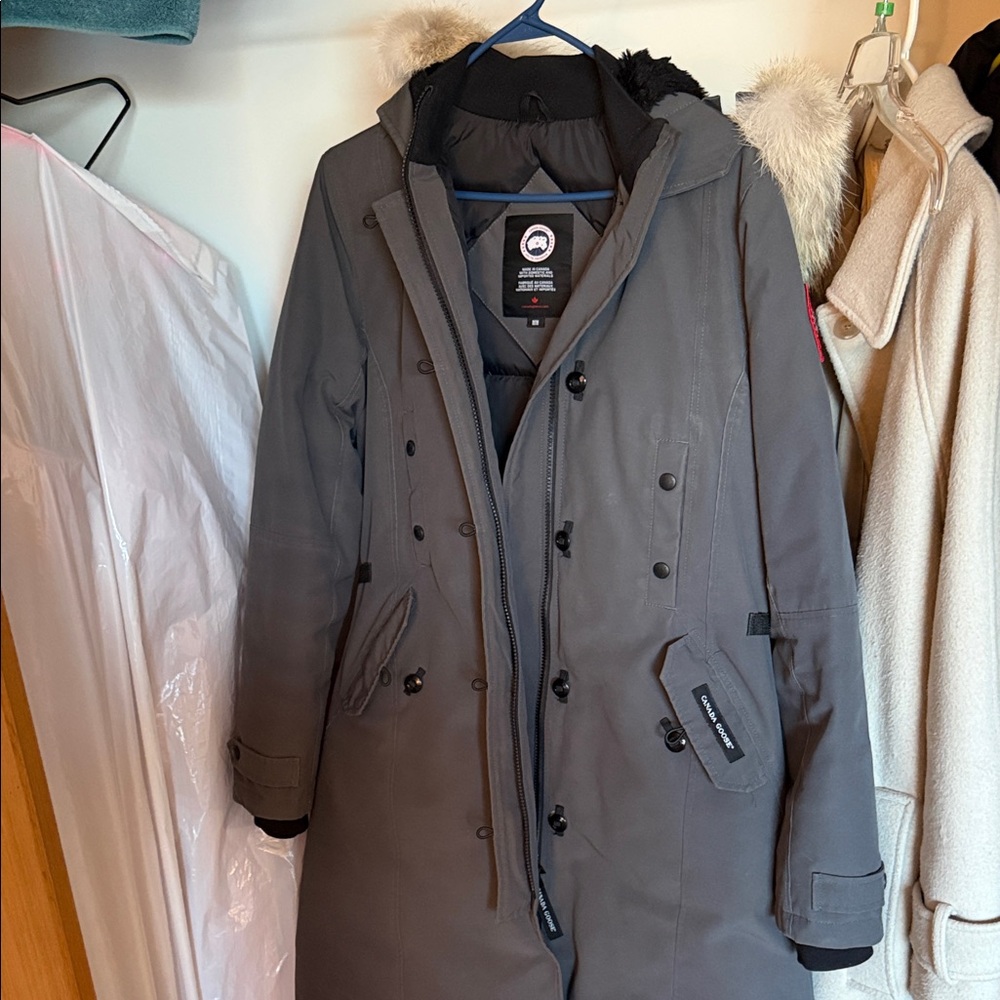 Canada Goose Women’s Dark Gray Puffer Coat
